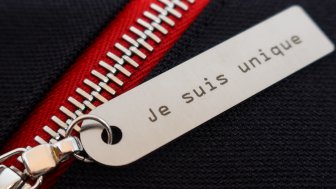 Sac avec étiquette personnalisable