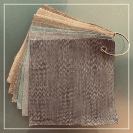 Upcycling: un nuancier de tissu se transforme en coussin de copeaux d'arolle